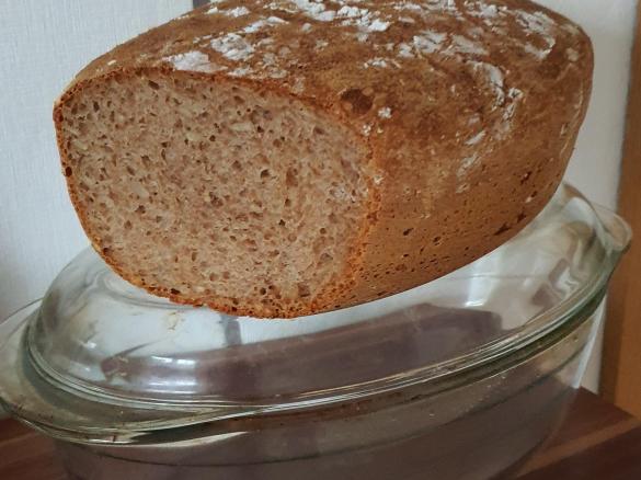 Vollkorn-Dinkel Brot mit Sonnenblumenkerne und Fertigsauerteig