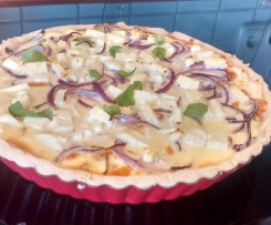 Kürbisquiche mit Feta und Zwiebeln