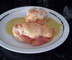 Hähnchenschnitzel Hawaii  mit Curry-Soße und Gemüse-Reis