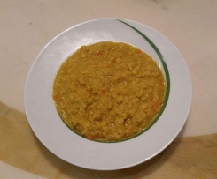 Gelbe Linsensuppe indischer Art