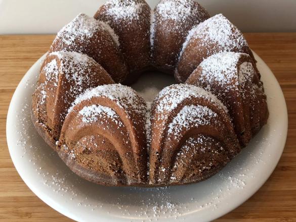 Mohn-Rüherkuchen mit Sahne (Pfundteig)