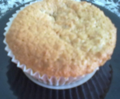 Haferflockenmuffins mit Erdbeerkonfitüre