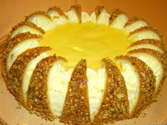 Kronentorte, Sahnetorte, Eierlikörtorte