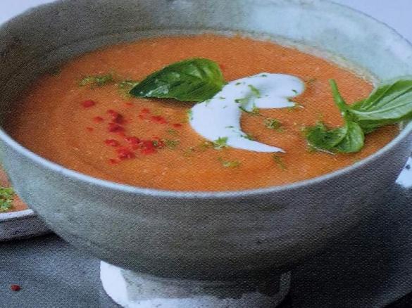 Rote Linsensuppe mit getrockneten Tomaten 