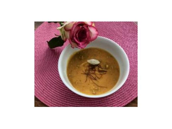 Butternut-Kürbissuppe mit Hack, Möhren, Kartoffeln und Ingwer