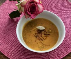 Butternut-Kürbissuppe mit Hack, Möhren, Kartoffeln und Ingwer