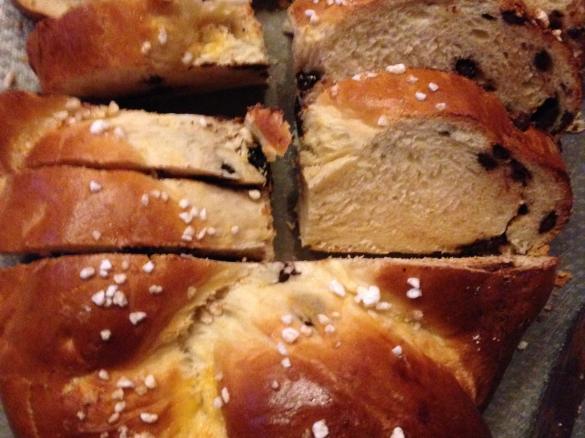 Schoko-Rosinen-Hefezopf