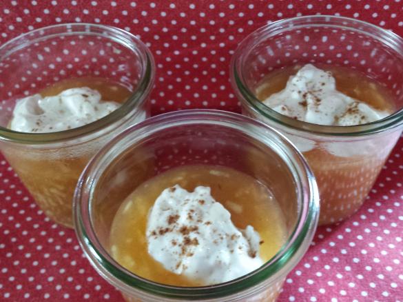 Apfelgrütze mit Quark