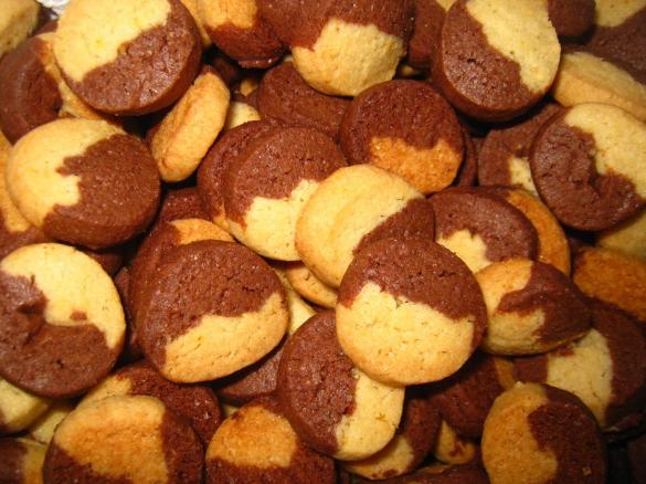 Butterschmalz Kekse braun-weiß / Rollenkekse