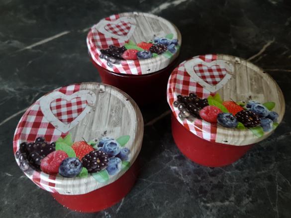 Marmelade mit gefrorenen Erdbeeren