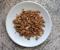 Knuspermüsli mit Nüssen