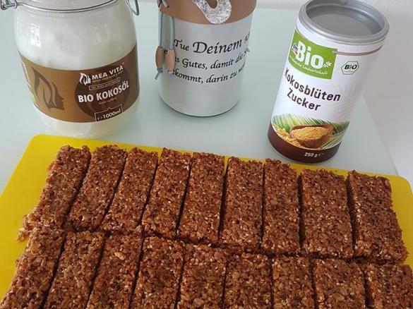 Müsliriegel mit Kokosöl und Kokosblütenzucker