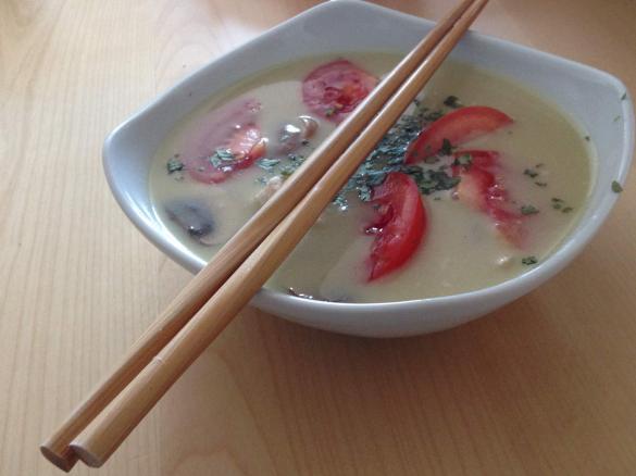 Tom Ka Gai (Thailändische Hühnersuppe)