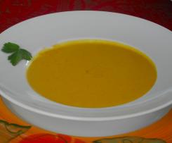 Karotten-Ingwer-Suppe mit Garnelen