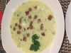 Petersiliensuppe mit Croutons