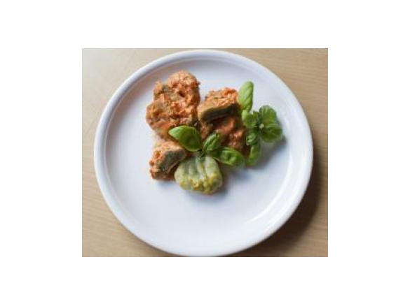 Basilikum-Gnocchi mit Tomaten-Schmand-Soße