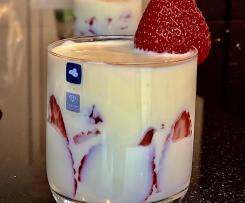 Crema Di Fragola mit Erdbeeren