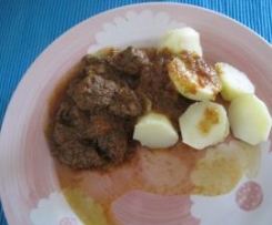 Gulasch (Paprikagulasch)