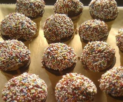 Liebesperlen-Muffins in Waffelbechern für Kindergeburtstage