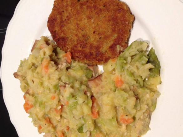 Variation von Wirsingeintopf mit Tofu (All in One)