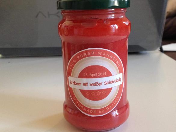 Erdbeermarmelade mit weißer Schokolade