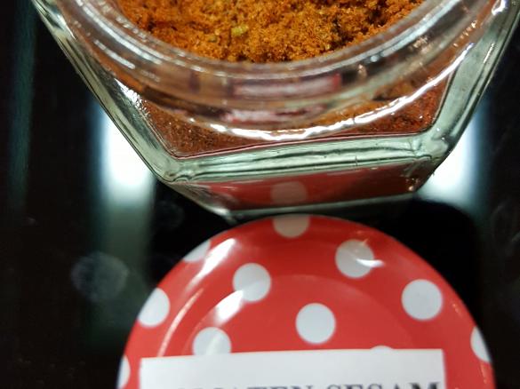 Gerrys umwerfendes Tomaten-Sesam-Zaubersalz