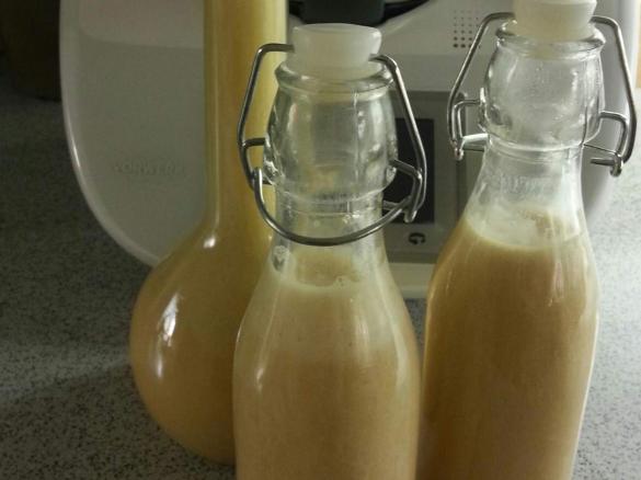 Amaretto-Sahne-Likör