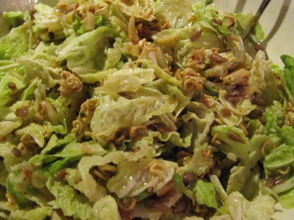 Chinakohlsalat mit Mie-Nudeln