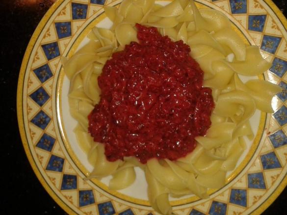 Rote Beete Sauce zu Nudeln