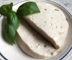 Veganella (veganer Mozzarella-Ersatz) 