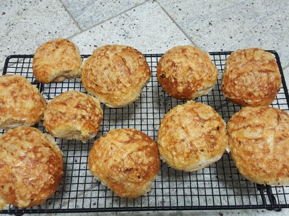 Käse-Zwiebel-Brötchen à la Thermiküche