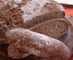 Weizen - Mischbrot und Körner..