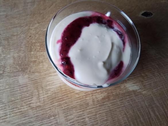 Sekt-Mascarpone-Beeren Dessert