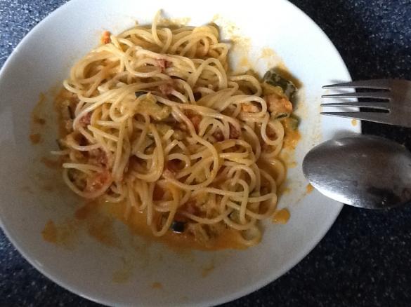 Spaghetti mit Zuccini-Schinken-Soße