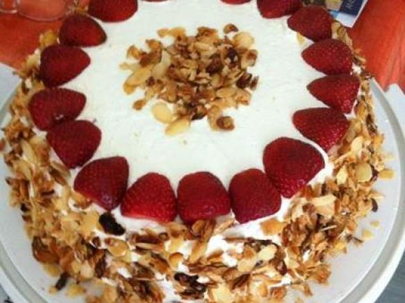 Erdbeersahnetorte