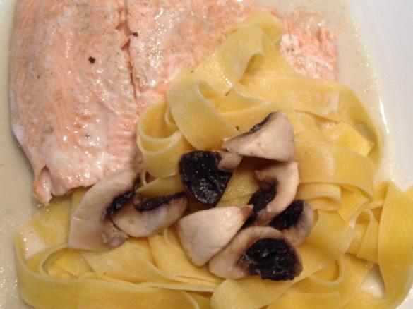 Lachs mit Champignons