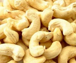 Variation von Paprika-Cashew-Brotaufstrich