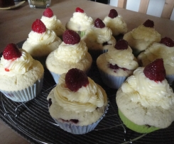Himbeer-Kokos-Cupcakes