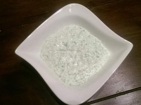 Kräuter-Frischkäse-Quark Dip