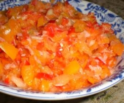 Frischer Paprikasalat