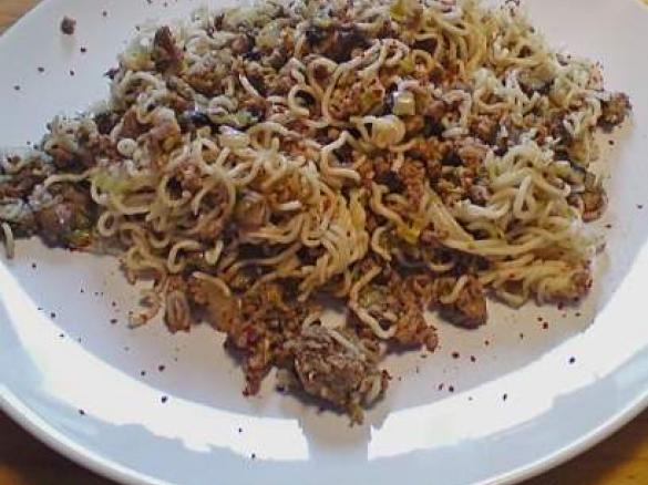 Asia-Hackpfanne mit Glasnudeln 