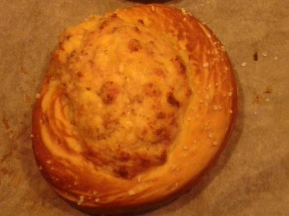 Variation von Laugengebäck Partyfein gefüllt