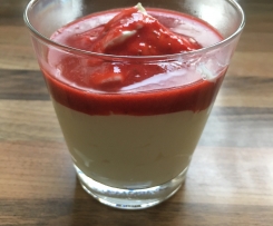 Magerquark mit Warmer Erdbeersoße