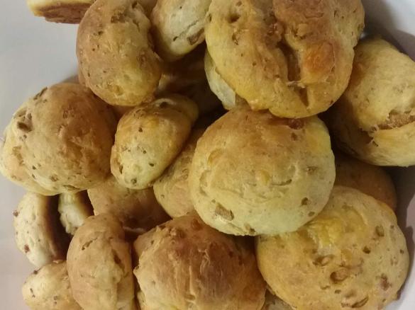 Pizza-Brötchen  (Quark-Öl-Teig)