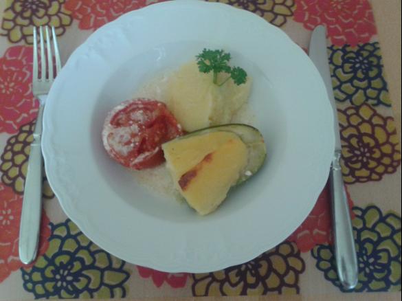 Vegetarisch gefüllte Zucchini