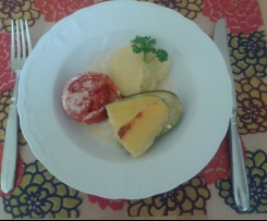 Vegetarisch gefüllte Zucchini