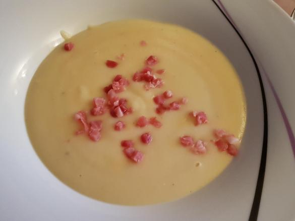 Apfel-Sellerie-Kartoffelcremesuppe