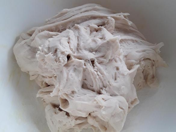 Pizzateig -klebt nicht