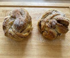 Schwedische Zimtknoten mit Mandelfüllung