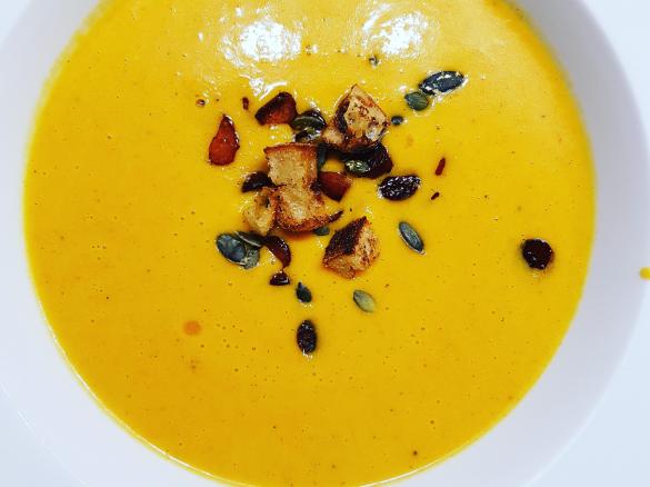 thailändische Butternut-Suppe